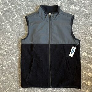 Old Navy zipper vest NWT size L (10-12)